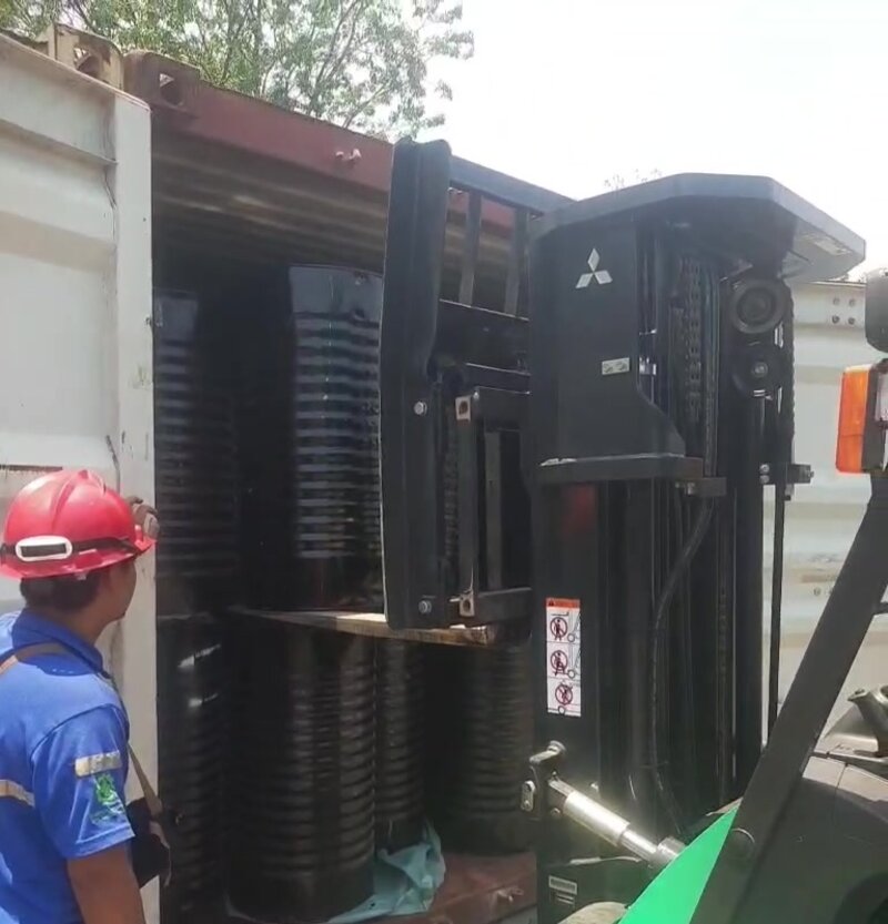 Container unloading at Surabaya