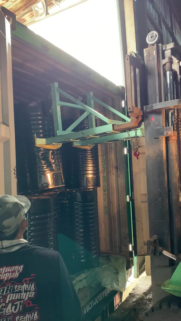 Mechanised drum handling